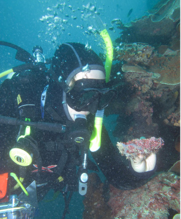 Rainbo Dixon with coralline algae - Adele I. (Photo: Clay Bryce)